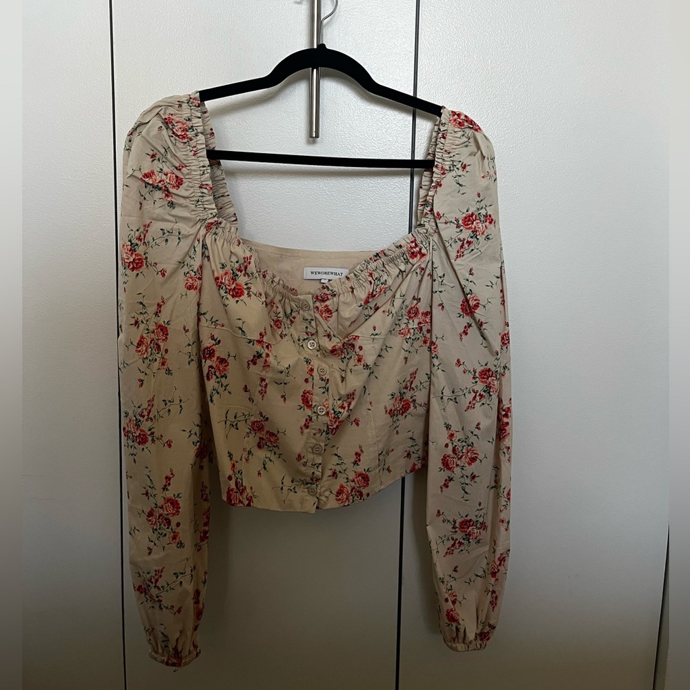 WeWoreWhat Ruched Cup Dainty Floral Top (NEVER WORN)